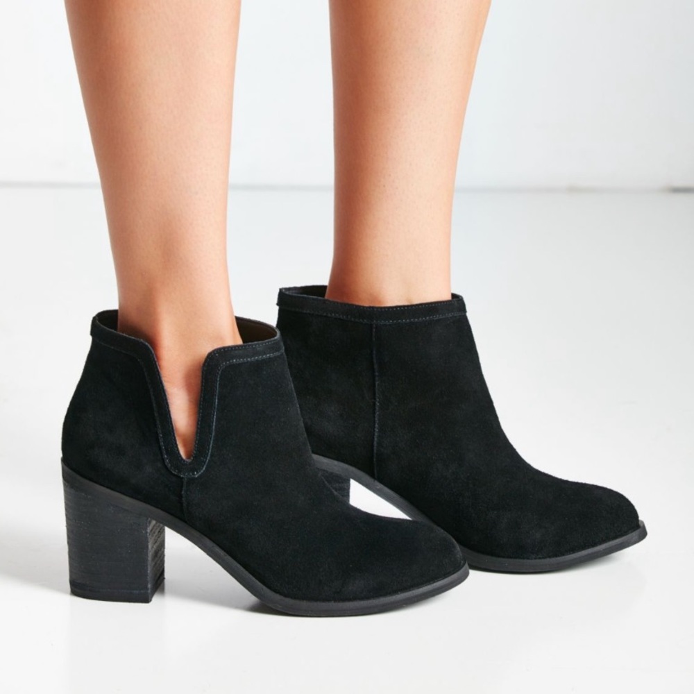 UO Maude suede ankle bootie